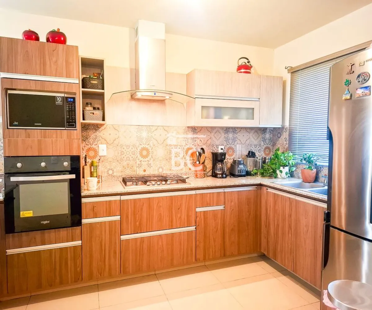 Casa En Venta,Fraccionamiento El Campestre , Col la venta del a,Avenida de la Pradera 844 109, Zapopan, Jalisco 45221, 3 Habitaciones,1 Baño,Avenida de la Pradera,2,pu2pUPC