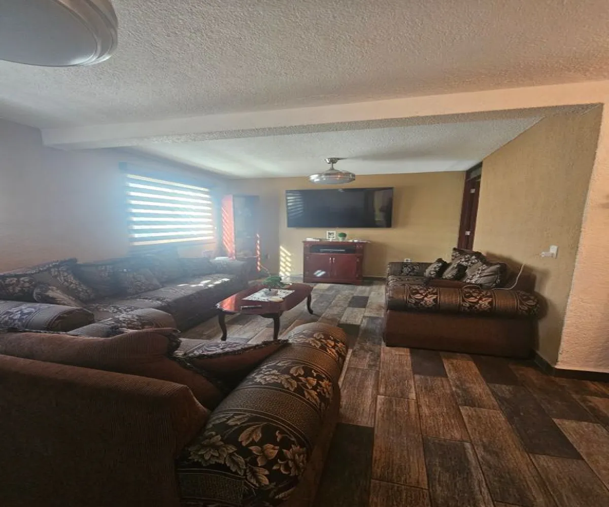 Casa En Venta,Santa Elena Estadio,Luis Manuel Rojas 646, Guadalajara, Jalisco 44230, 4 Habitaciones,2 Baños,Luis Manuel Rojas,2,pPED3hU