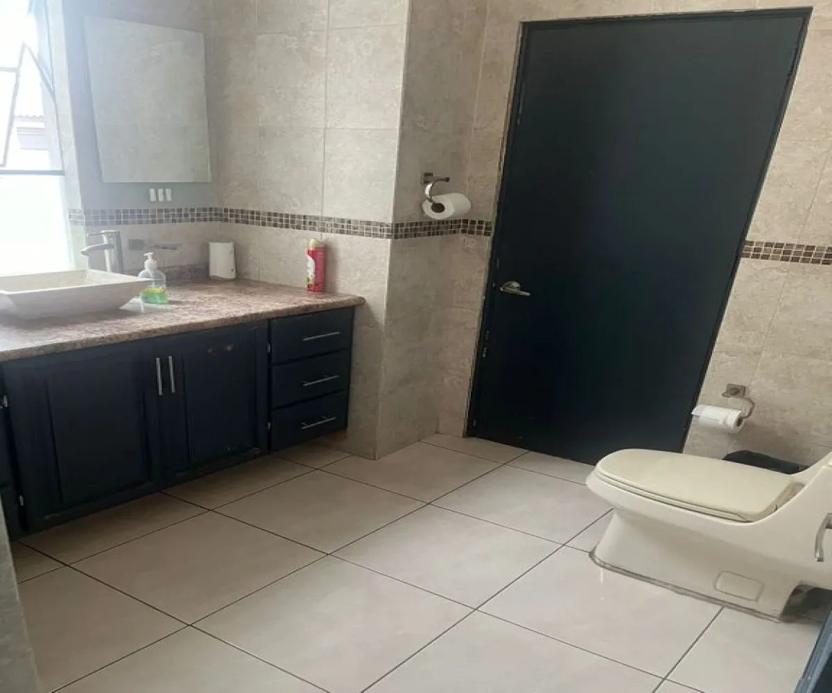 Casa En Venta,Moderna,Calle Francia 1551, Guadalajara, Jalisco 44190, 11 Habitaciones,2 Baños,Calle Francia,3,pscMWTE