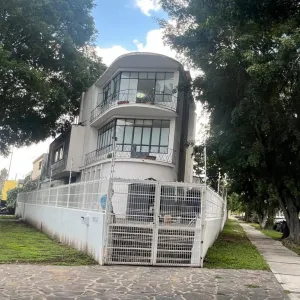 Casa En Venta,Moderna,Calle Francia 1551, Guadalajara, Jalisco 44190, 11 Habitaciones,2 Baños,Calle Francia,3,pscMWTE
