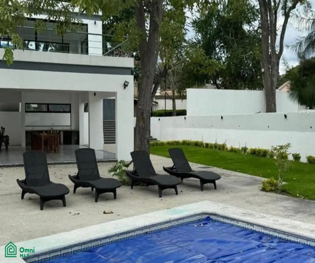 Casa En Venta,Chapala Centro,AV LA ESTACION 94 INTERIOR 2, Chapala, Jalisco 45900, 3 Habitaciones,3 Baños,AV LA ESTACION,2,MX25968532