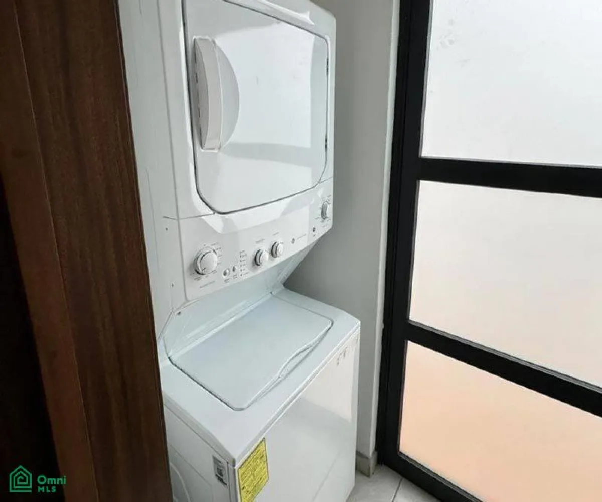 Casa En Venta,Chapala Centro,AV LA ESTACION 94 INTERIOR 2, Chapala, Jalisco 45900, 3 Habitaciones,3 Baños,AV LA ESTACION,2,MX25968532