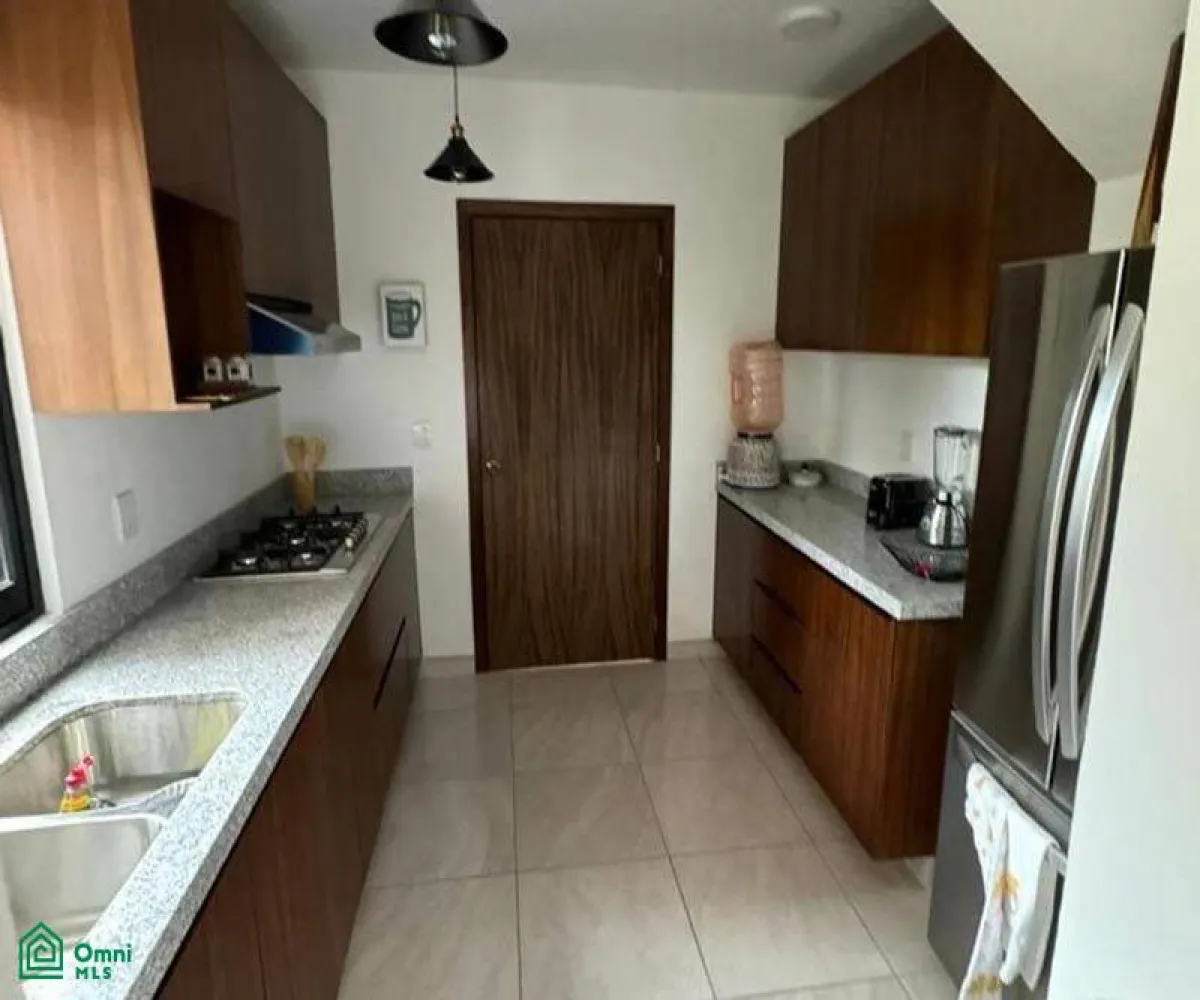 Casa En Venta,Chapala Centro,AV LA ESTACION 94 INTERIOR 2, Chapala, Jalisco 45900, 3 Habitaciones,3 Baños,AV LA ESTACION,2,MX25968532