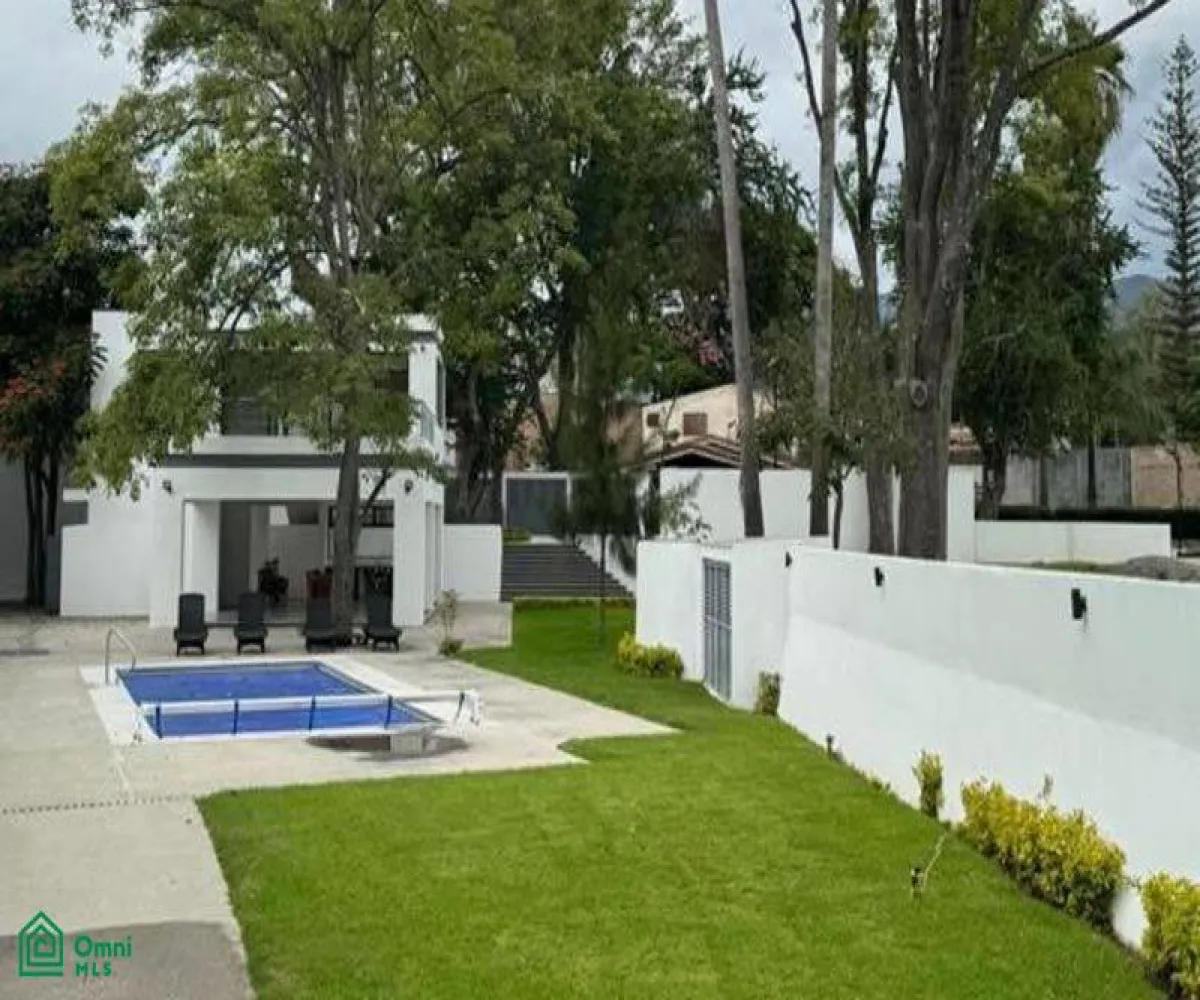 Casa En Venta,Chapala Centro,AV LA ESTACION 94 INTERIOR 2, Chapala, Jalisco 45900, 3 Habitaciones,3 Baños,AV LA ESTACION,2,MX25968532