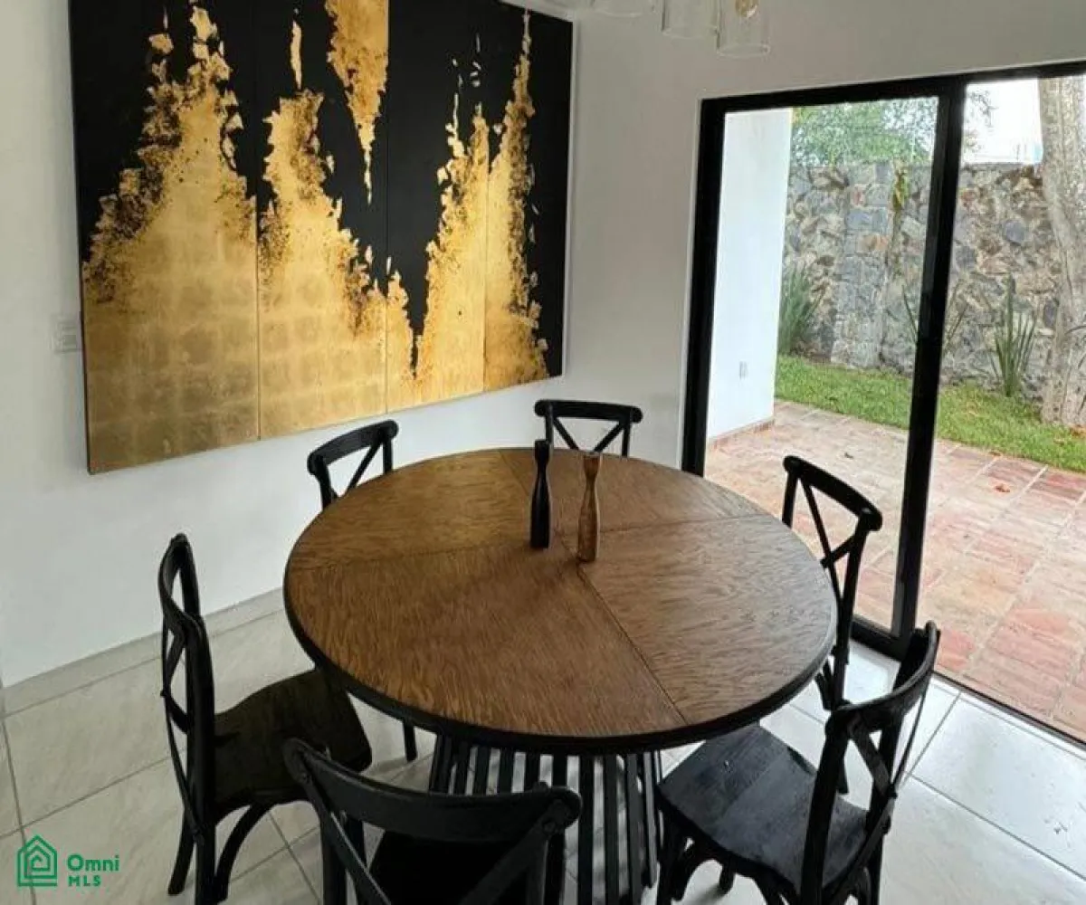 Casa En Venta,Chapala Centro,AV LA ESTACION 94 INTERIOR 2, Chapala, Jalisco 45900, 3 Habitaciones,3 Baños,AV LA ESTACION,2,MX25968532