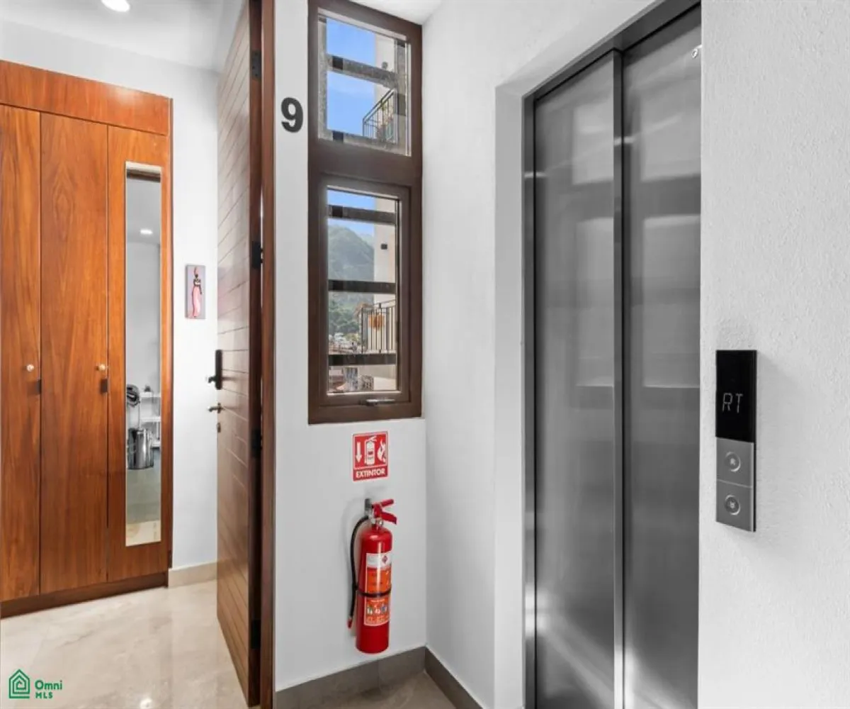 Departamento En Venta,Emiliano Zapata,Aquiles Serdán 374, Puerto Vallarta, Jalisco 48380, 1 Cuarto,1 Baño,Aquiles Serdán,3,MX25970027