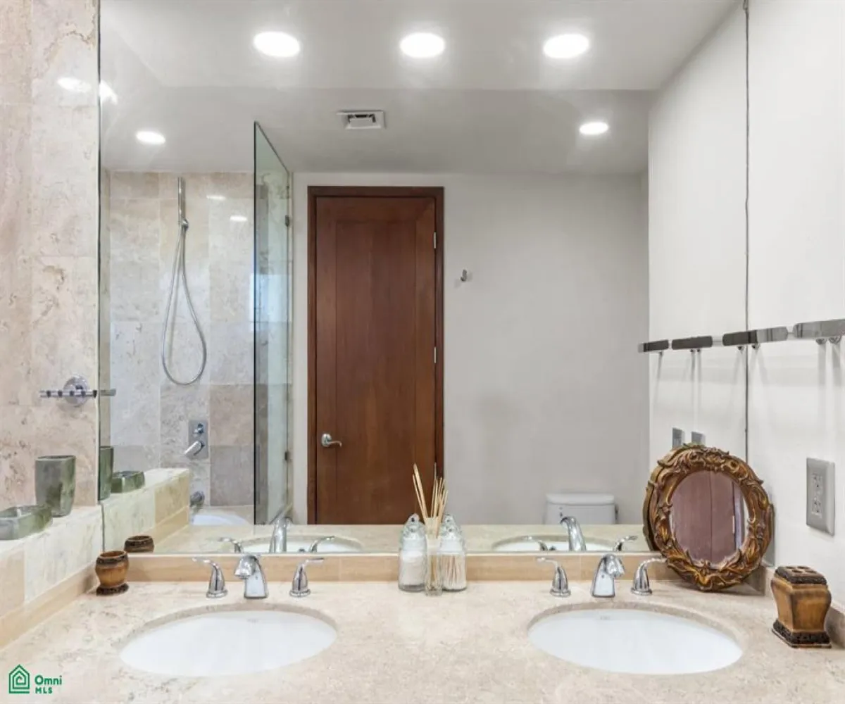 Departamento En Venta,Marina Vallarta,Paseo de la marina #655 INT 1501, Puerto Vallarta, Jalisco 48354, 4 Habitaciones,4 Baños,Paseo de la marina,1,MX25971937