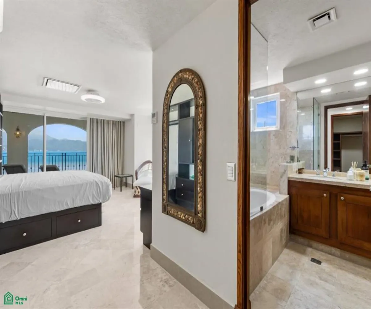 Departamento En Venta,Marina Vallarta,Paseo de la marina #655 INT 1501, Puerto Vallarta, Jalisco 48354, 4 Habitaciones,4 Baños,Paseo de la marina,1,MX25971937