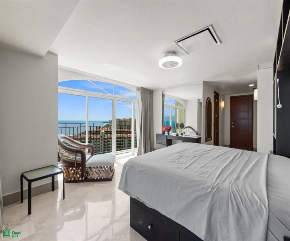 Departamento En Venta,Marina Vallarta,Paseo de la marina #655 INT 1501, Puerto Vallarta, Jalisco 48354, 4 Habitaciones,4 Baños,Paseo de la marina,1,MX25971937