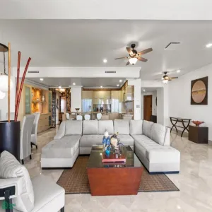 Departamento En Venta,Marina Vallarta,Paseo de la marina #655 INT 1501, Puerto Vallarta, Jalisco 48354, 4 Habitaciones,4 Baños,Paseo de la marina,1,MX25971937