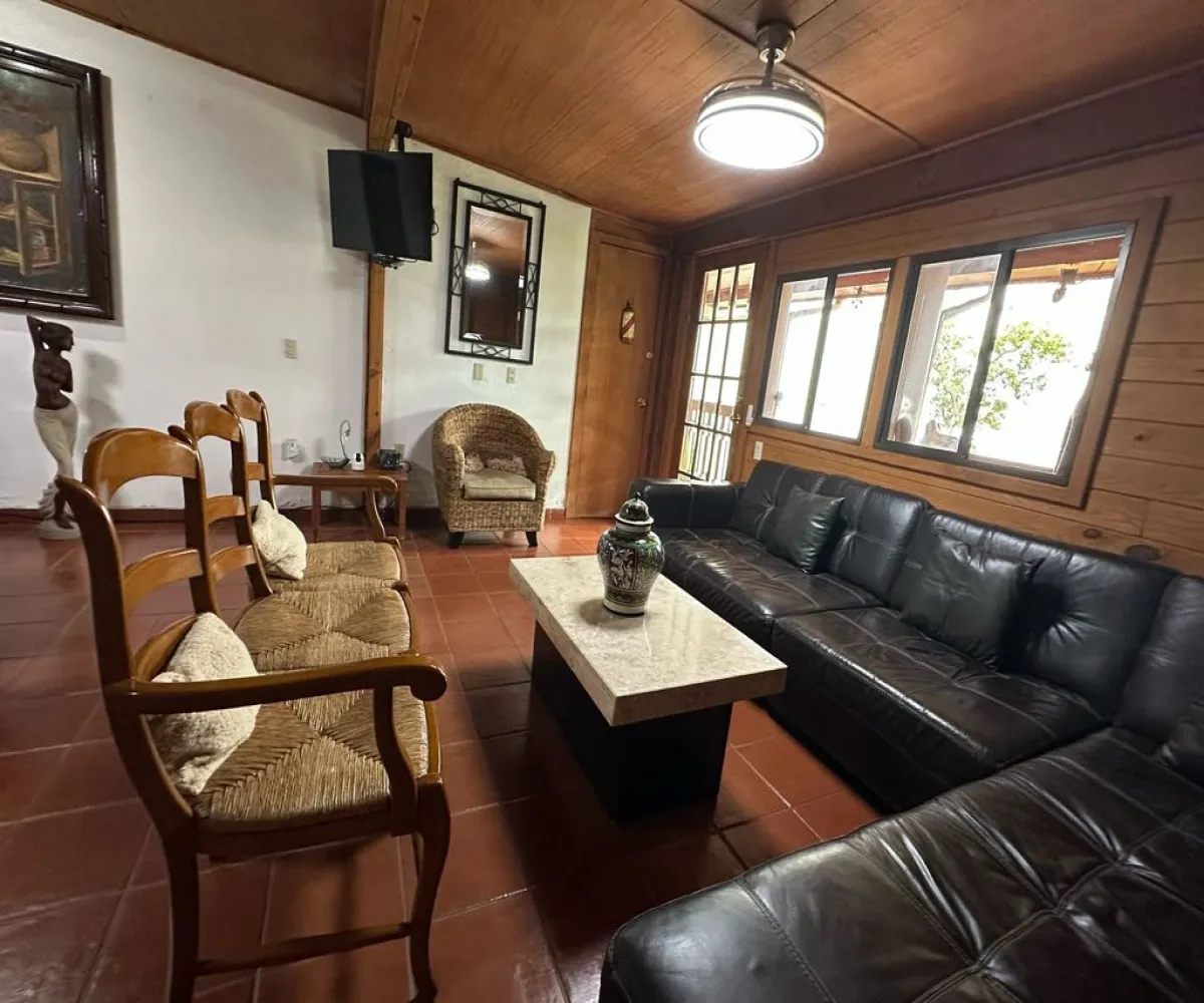 Casa En Venta,Colinas de San Javier,Circuito Madrigal, Calle San Pascual 3940 4766, Zapopan, Jalisco 45110, 4 Habitaciones,1 Baño,Circuito Madrigal, Calle San Pascual,1,pCzoCp4