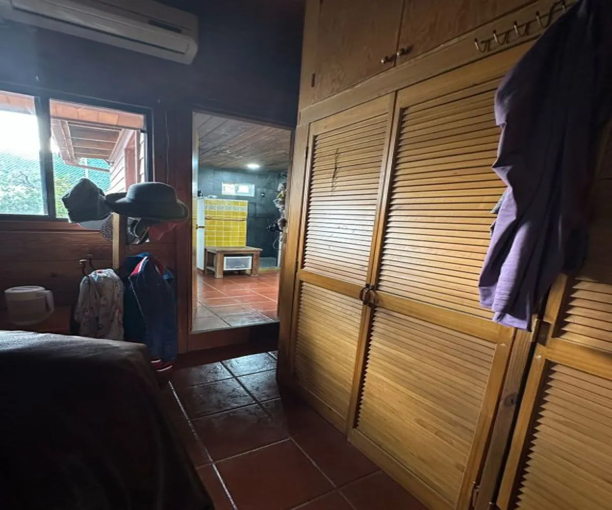 Casa En Venta,Colinas de San Javier,Circuito Madrigal, Calle San Pascual 3940 4766, Zapopan, Jalisco 45110, 4 Habitaciones,1 Baño,Circuito Madrigal, Calle San Pascual,1,pCzoCp4