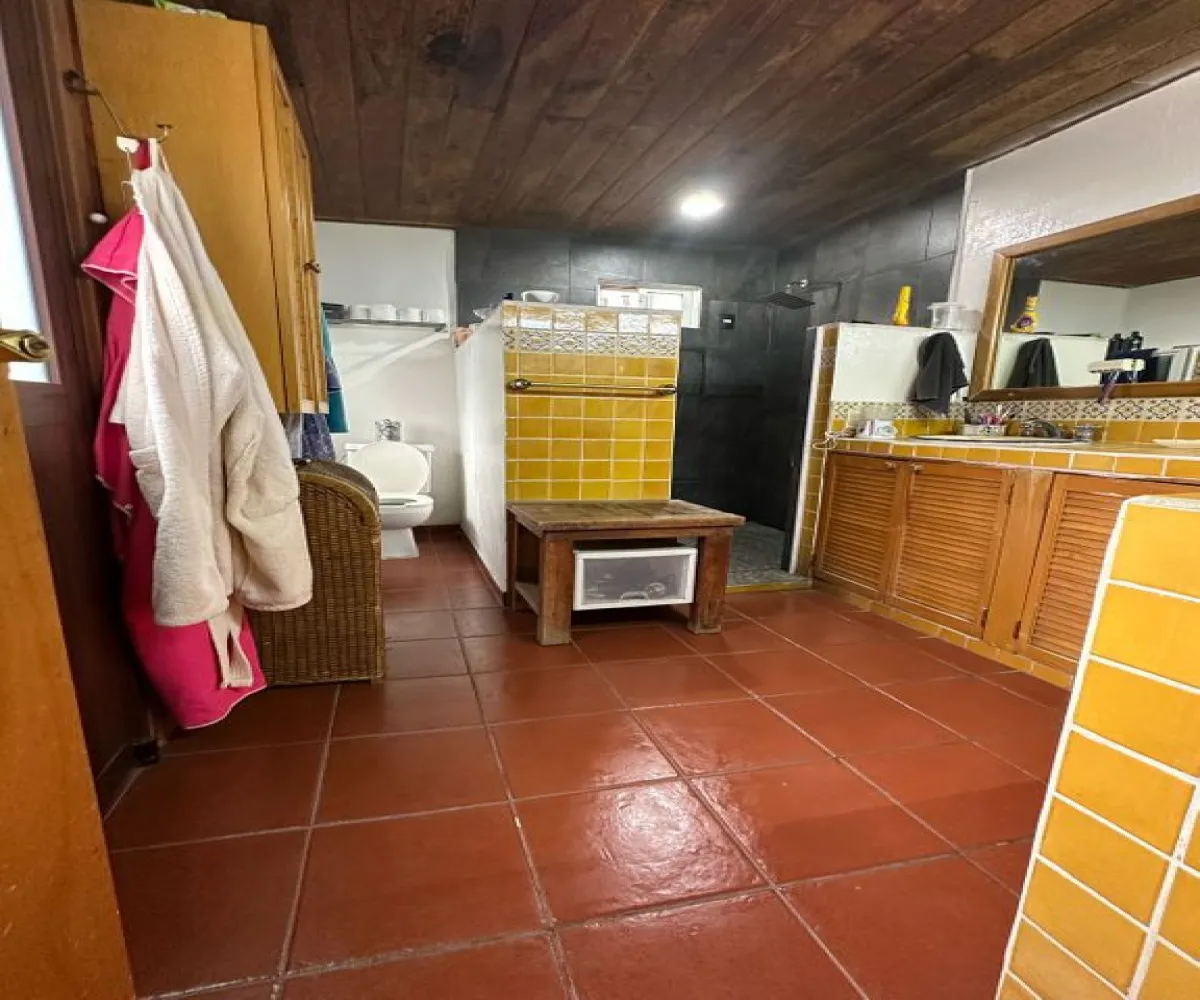 Casa En Venta,Colinas de San Javier,Circuito Madrigal, Calle San Pascual 3940 4766, Zapopan, Jalisco 45110, 4 Habitaciones,1 Baño,Circuito Madrigal, Calle San Pascual,1,pCzoCp4