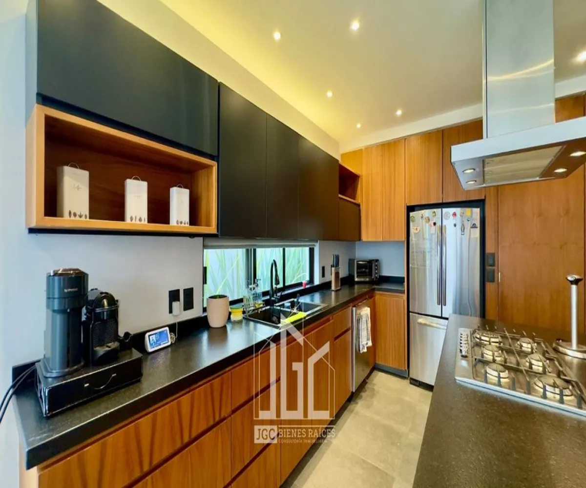 Casa En Venta,Los Gavilanes,Haro 699, Tlajomulco de Zúñiga, Jalisco 45645, 4 Habitaciones,4 Baños,Haro,2,p8rVAWQ