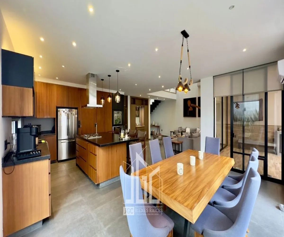 Casa En Venta,Los Gavilanes,Haro 699, Tlajomulco de Zúñiga, Jalisco 45645, 4 Habitaciones,4 Baños,Haro,2,p8rVAWQ