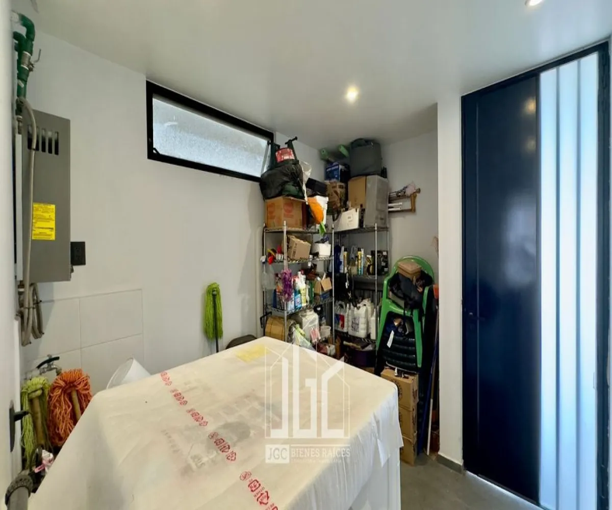 Casa En Venta,Los Gavilanes,Haro 699, Tlajomulco de Zúñiga, Jalisco 45645, 4 Habitaciones,4 Baños,Haro,2,p8rVAWQ