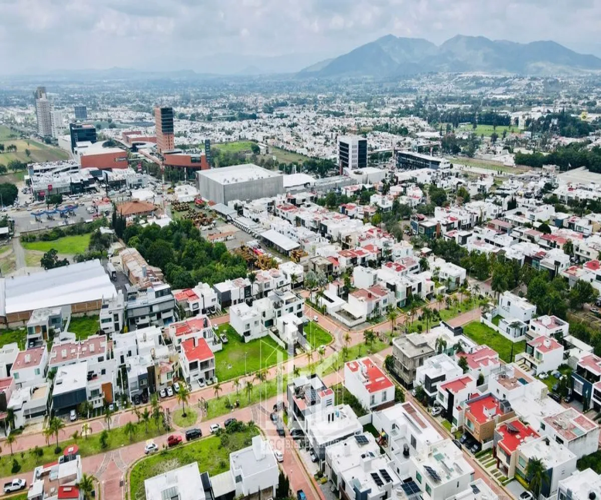 Casa En Venta,Los Gavilanes,Haro 699, Tlajomulco de Zúñiga, Jalisco 45645, 4 Habitaciones,4 Baños,Haro,2,p8rVAWQ