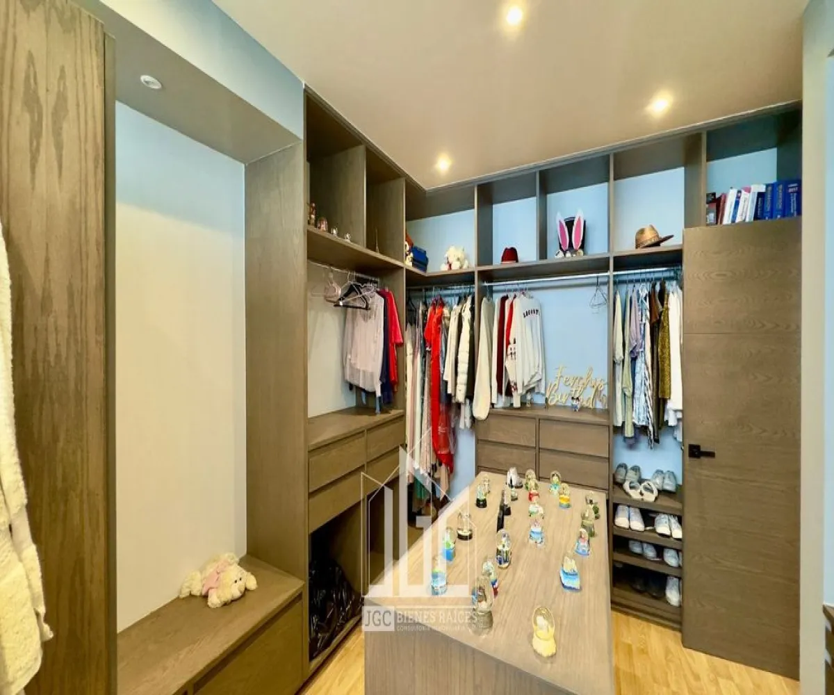 Casa En Venta,Los Gavilanes,Haro 699, Tlajomulco de Zúñiga, Jalisco 45645, 4 Habitaciones,4 Baños,Haro,2,p8rVAWQ