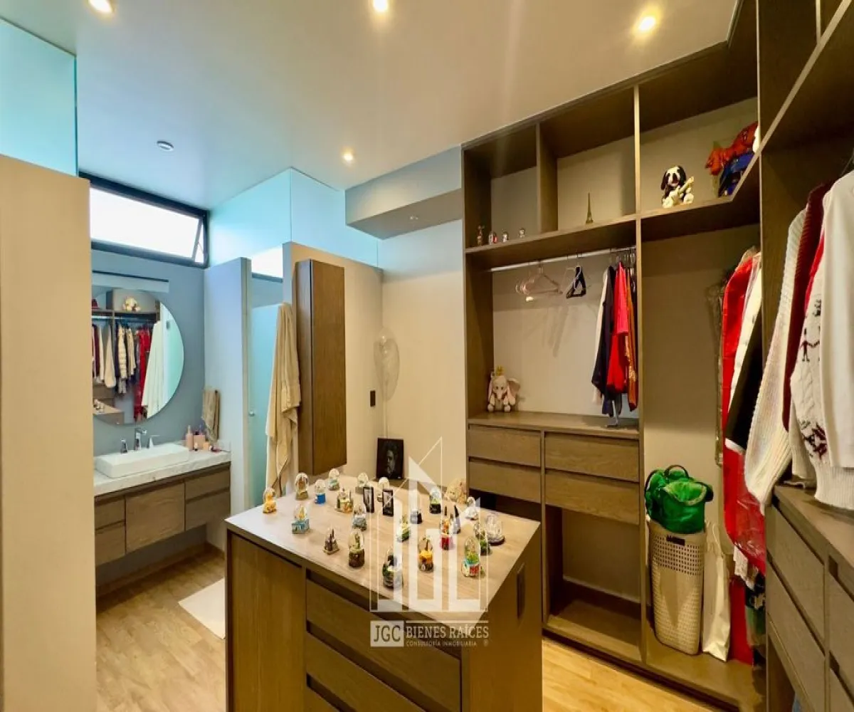 Casa En Venta,Los Gavilanes,Haro 699, Tlajomulco de Zúñiga, Jalisco 45645, 4 Habitaciones,4 Baños,Haro,2,p8rVAWQ