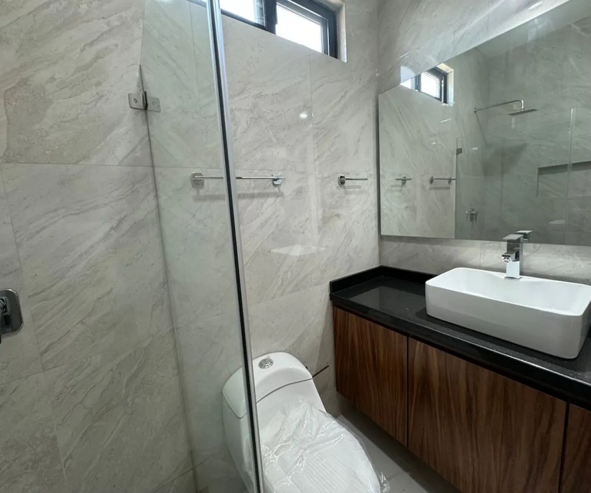 Casa En Venta,Valle del Imperio Español 147, Zapopan, Jalisco 45134, 4 Habitaciones,4 Baños,Valle del Imperio Español,1,pOFlQze Casa En Venta,Valle del Imperio Español 147, Zapopan, Jalisco 45134, 4 Habitaciones,4 Baños,Valle del Imperio Español,1,pOFlQze