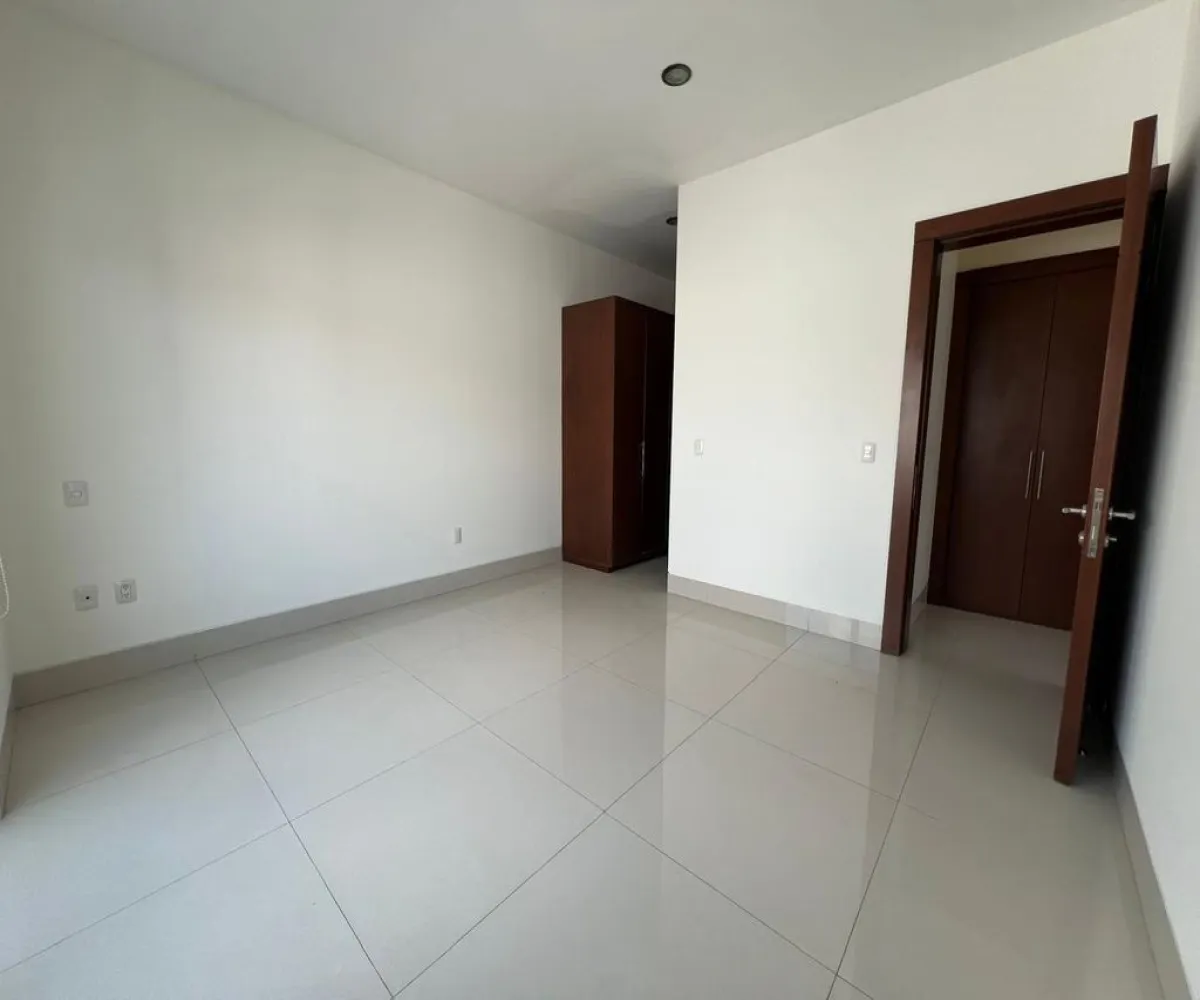 Casa En Venta,Jardín Real,valle del rey 10 28, Zapopan, Jalisco 45136, 4 Habitaciones,4 Baños,valle del rey ,1,pFEqjCs Casa En Venta,Jardín Real,valle del rey 10 28, Zapopan, Jalisco 45136, 4 Habitaciones,4 Baños,valle del rey ,1,pFEqjCs
