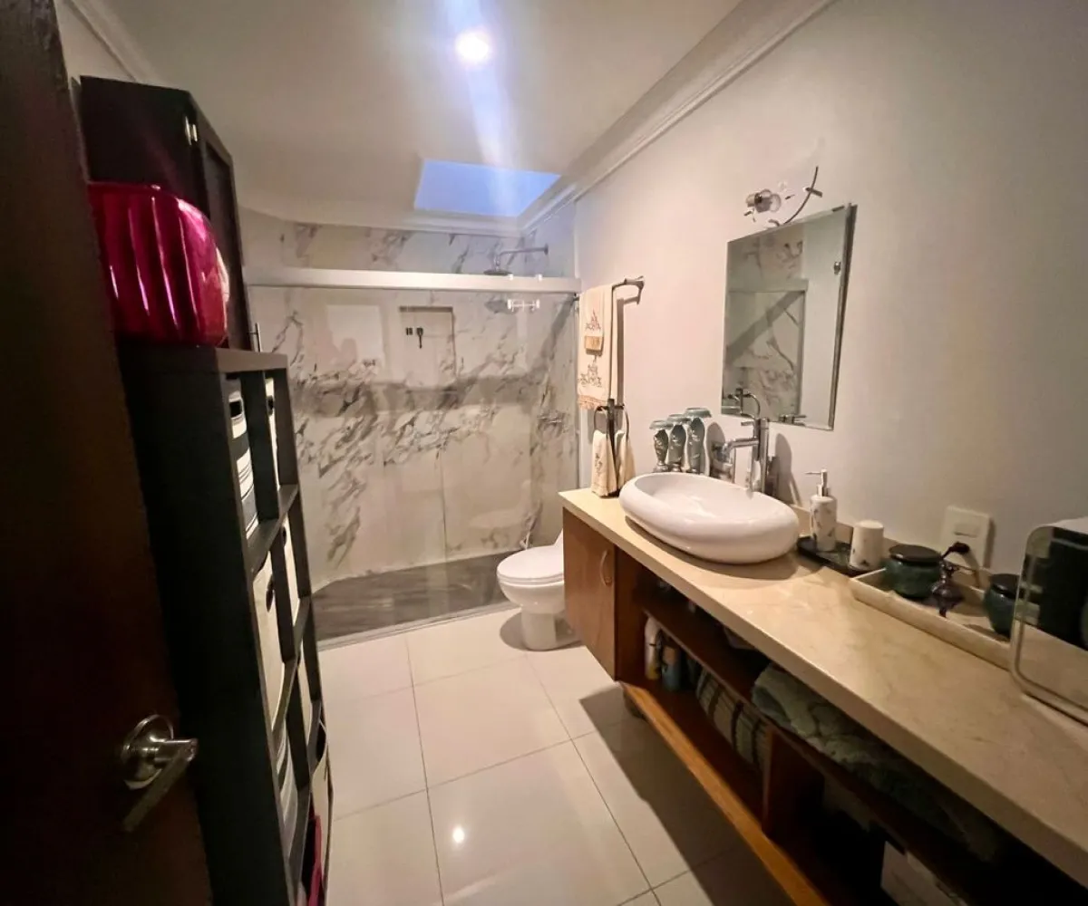 Casa En Venta,Colinas del Rey,Paseo Rey Constantino 120, Zapopan, Jalisco 45130, 4 Habitaciones,3 Baños,Paseo Rey Constantino,1,pm9ruUy Casa En Venta,Colinas del Rey,Paseo Rey Constantino 120, Zapopan, Jalisco 45130, 4 Habitaciones,3 Baños,Paseo Rey Constantino,1,pm9ruUy