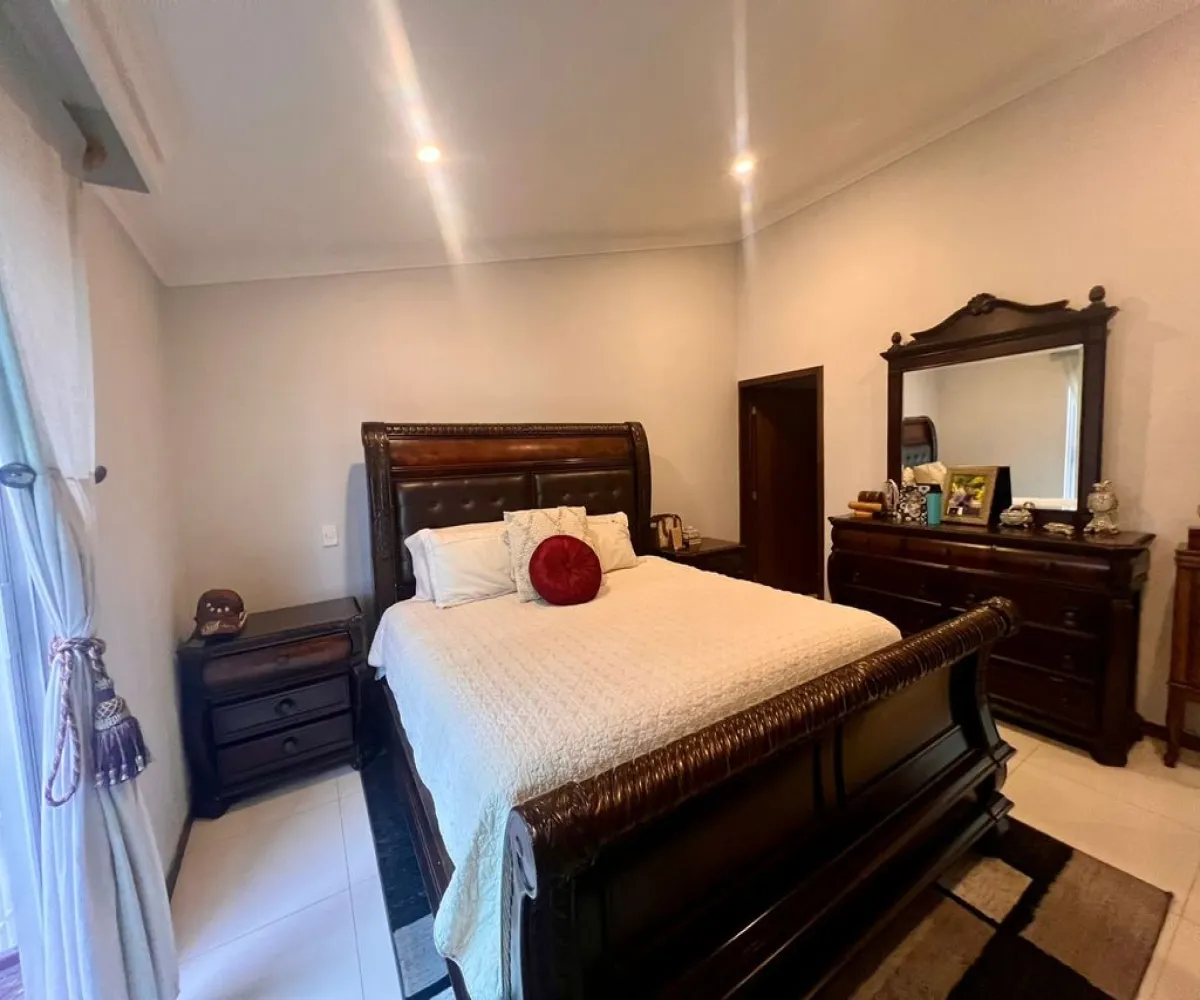 Casa En Venta,Colinas del Rey,Paseo Rey Constantino 120, Zapopan, Jalisco 45130, 4 Habitaciones,3 Baños,Paseo Rey Constantino,1,pm9ruUy Casa En Venta,Colinas del Rey,Paseo Rey Constantino 120, Zapopan, Jalisco 45130, 4 Habitaciones,3 Baños,Paseo Rey Constantino,1,pm9ruUy