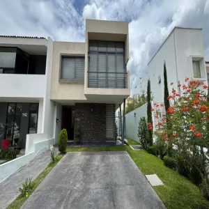 Casa En Venta,Bosques de Santa Anita,CIRCUITO MONTECARLO 71, Tlajomulco de Zúñiga, Jalisco 45640, 4 Habitaciones,4 Baños,CIRCUITO MONTECARLO ,1,pDt4KJX