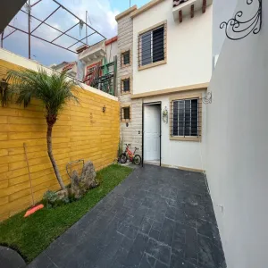 Casa En Venta,FRACCIONAMIENTO LOS MOLINOS ,Avenida Molino de Viento 165, Zapopan, Jalisco 45200, 2 Habitaciones,1 Baño,Avenida Molino de Viento,1,pY7tIGs
