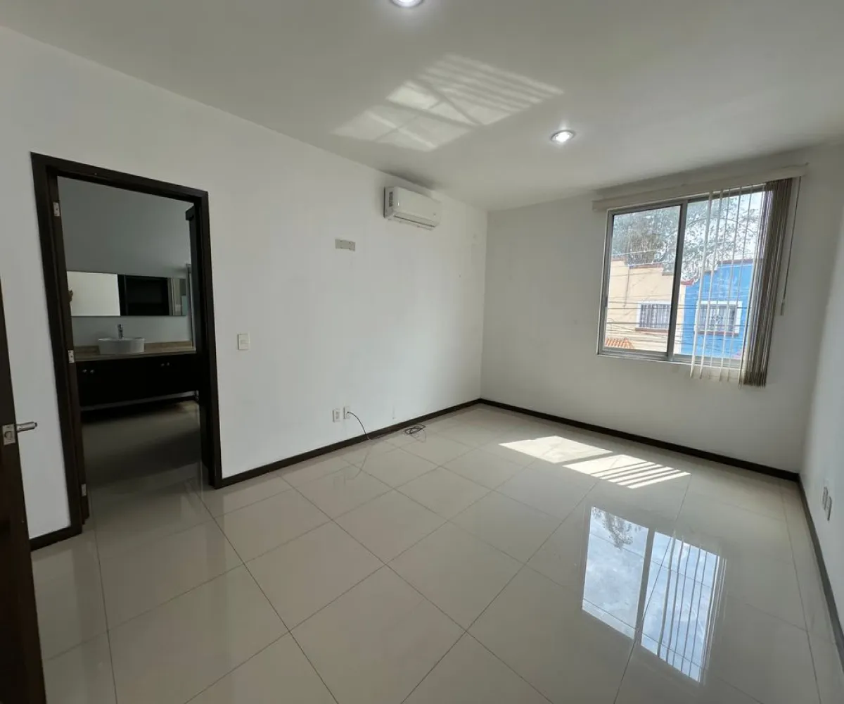 Casa En Venta,La Alameda,Rinconada de Almería S/N, Zapopan, Jalisco 45079, 3 Habitaciones,2 Baños,Rinconada de Almería,2,pk0vNEu