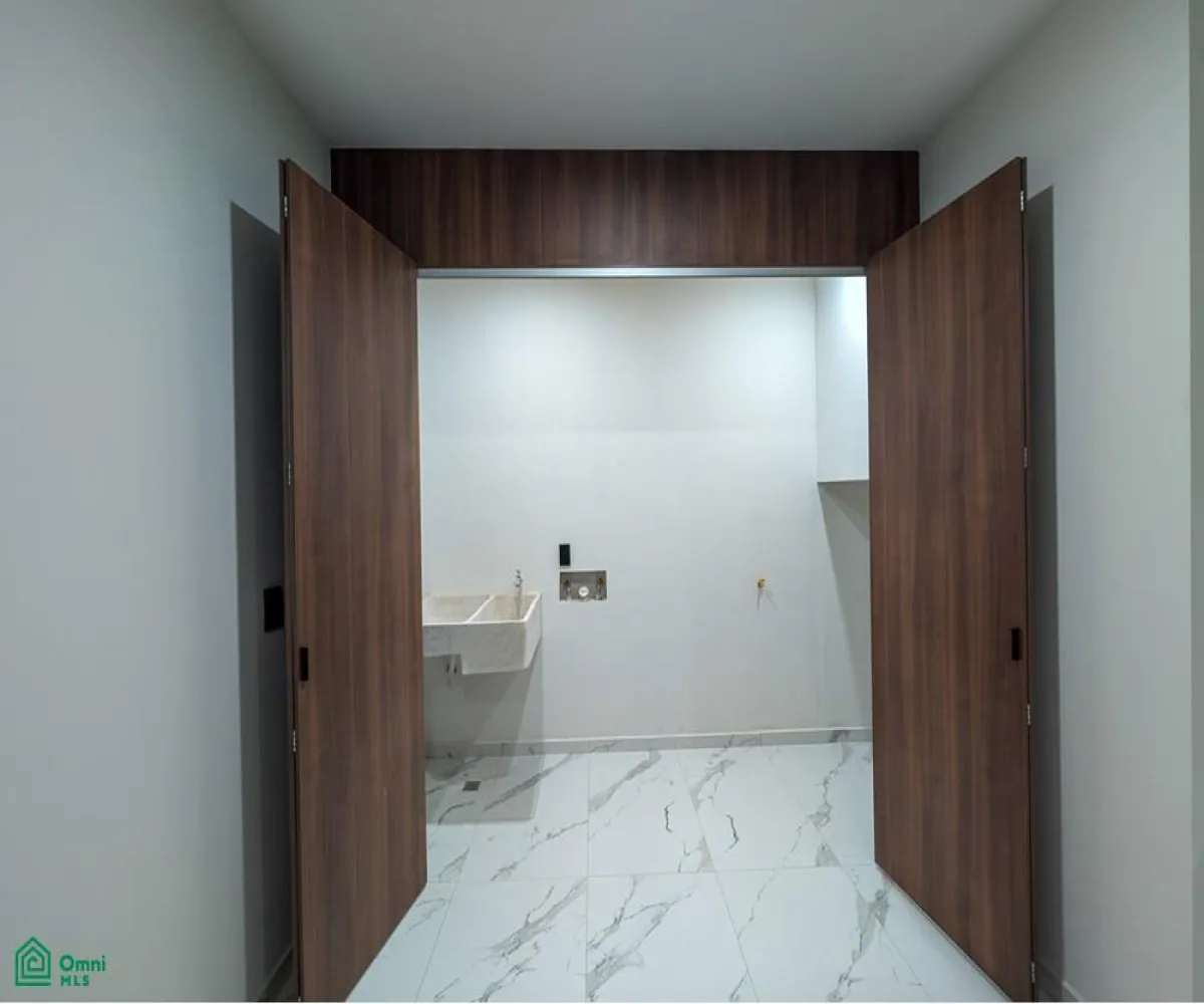 Casa En Venta,Fraccionamiento Valle Imperial,Palmira 1236, Zapopan, Jalisco 45134, 4 Habitaciones,3 Baños,Palmira,3,MX25974094 Casa En Venta,Fraccionamiento Valle Imperial,Palmira 1236, Zapopan, Jalisco 45134, 4 Habitaciones,3 Baños,Palmira,3,MX25974094