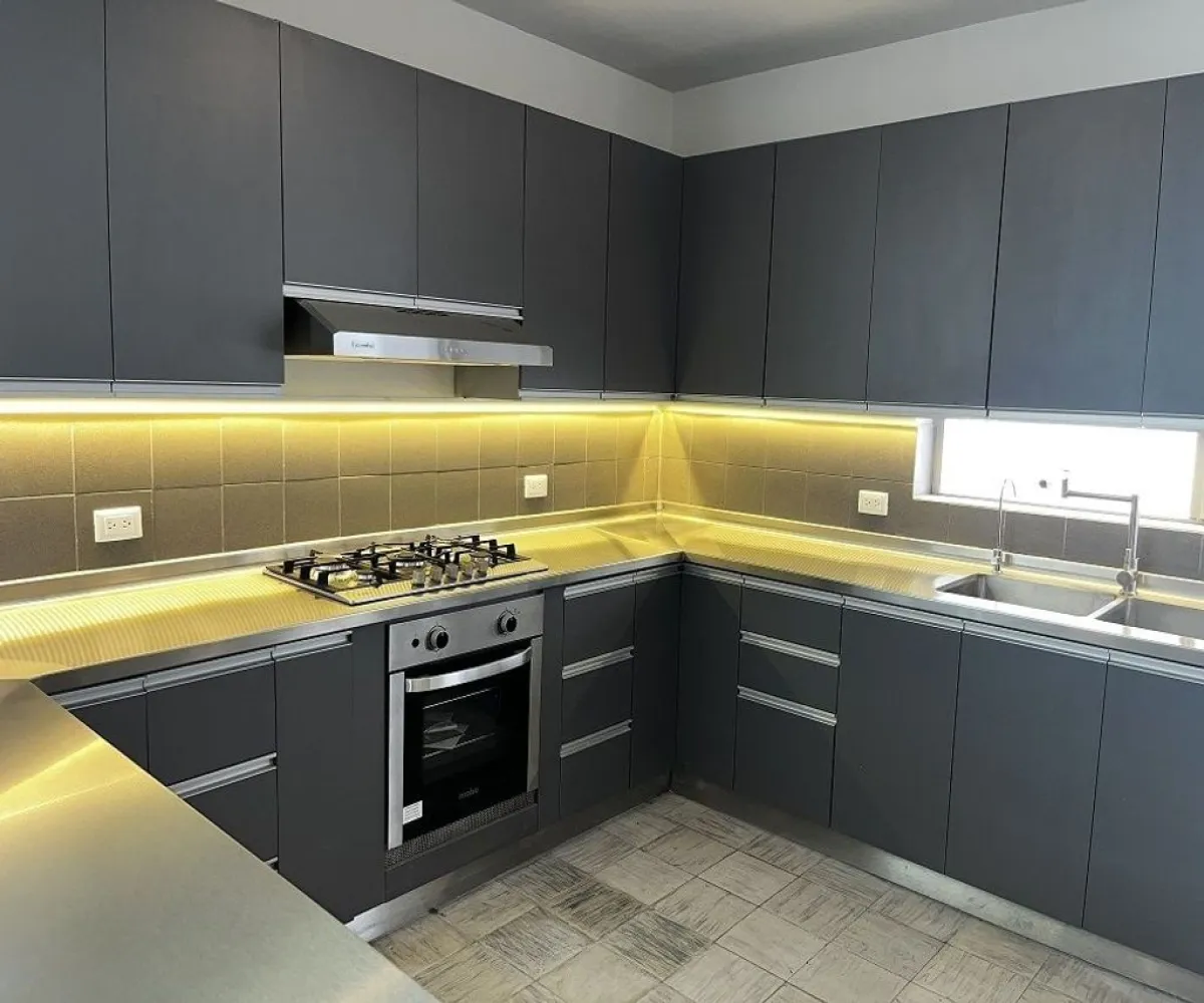 Casa En Venta,Chapalita Oriente,Santa Rita 1095, Zapopan, Jalisco 45040, 4 Habitaciones,3 Baños,Santa Rita,1,pAnjAdL