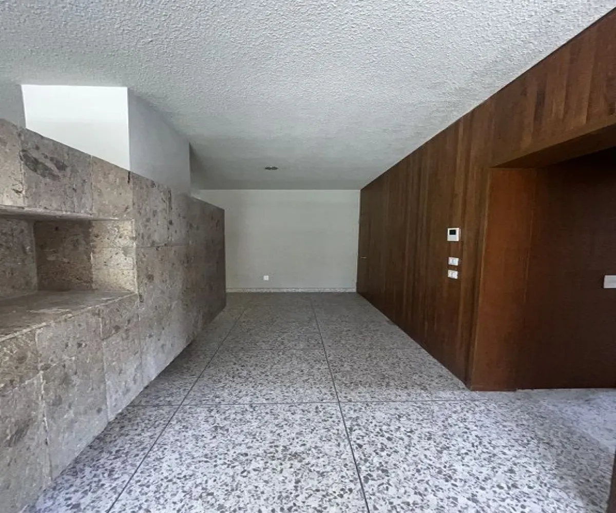 Casa En Venta,Chapalita Oriente,Santa Rita 1095, Zapopan, Jalisco 45040, 4 Habitaciones,3 Baños,Santa Rita,1,pAnjAdL