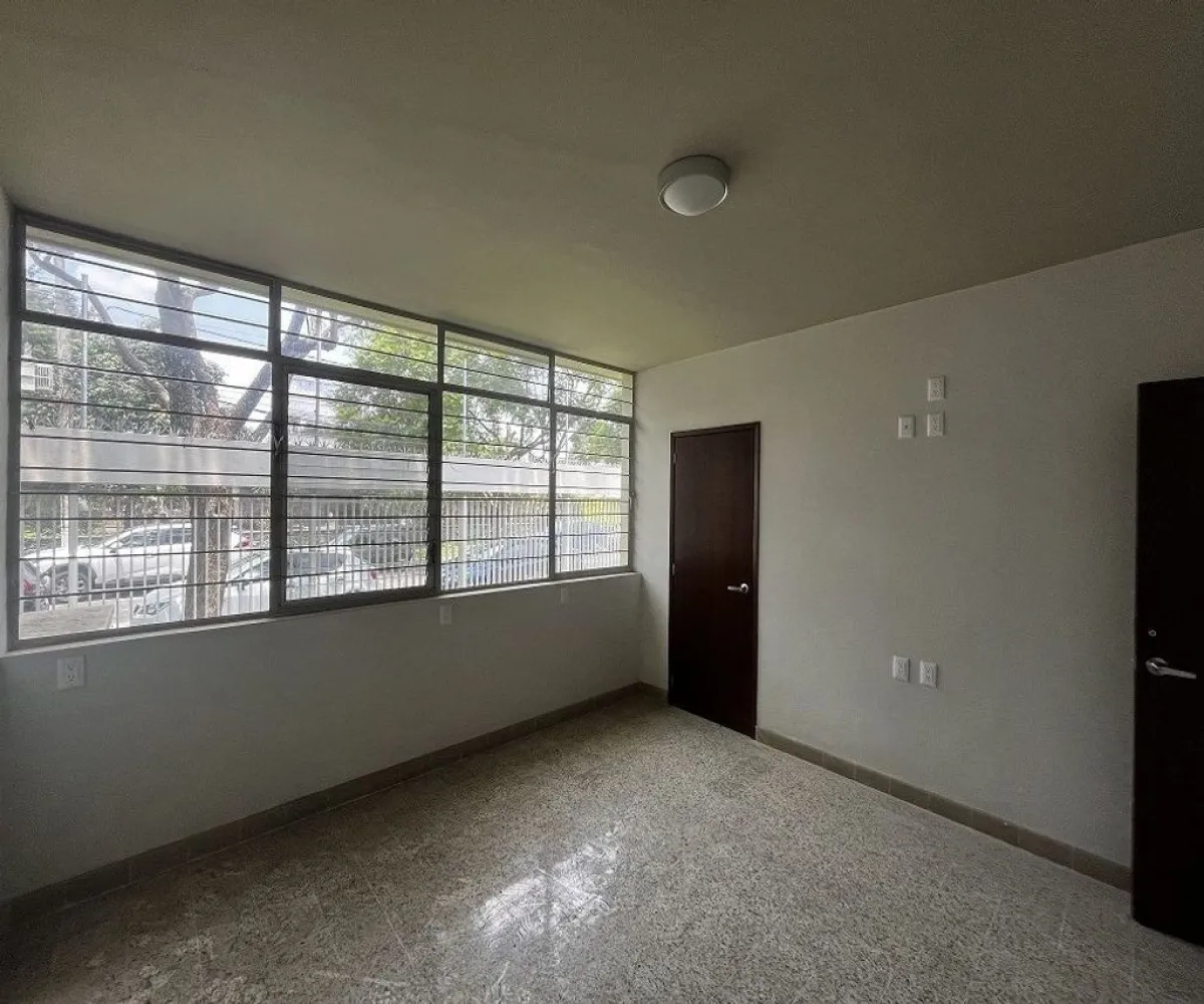 Casa En Venta,Chapalita Oriente,Santa Rita 1095, Zapopan, Jalisco 45040, 4 Habitaciones,3 Baños,Santa Rita,1,pAnjAdL