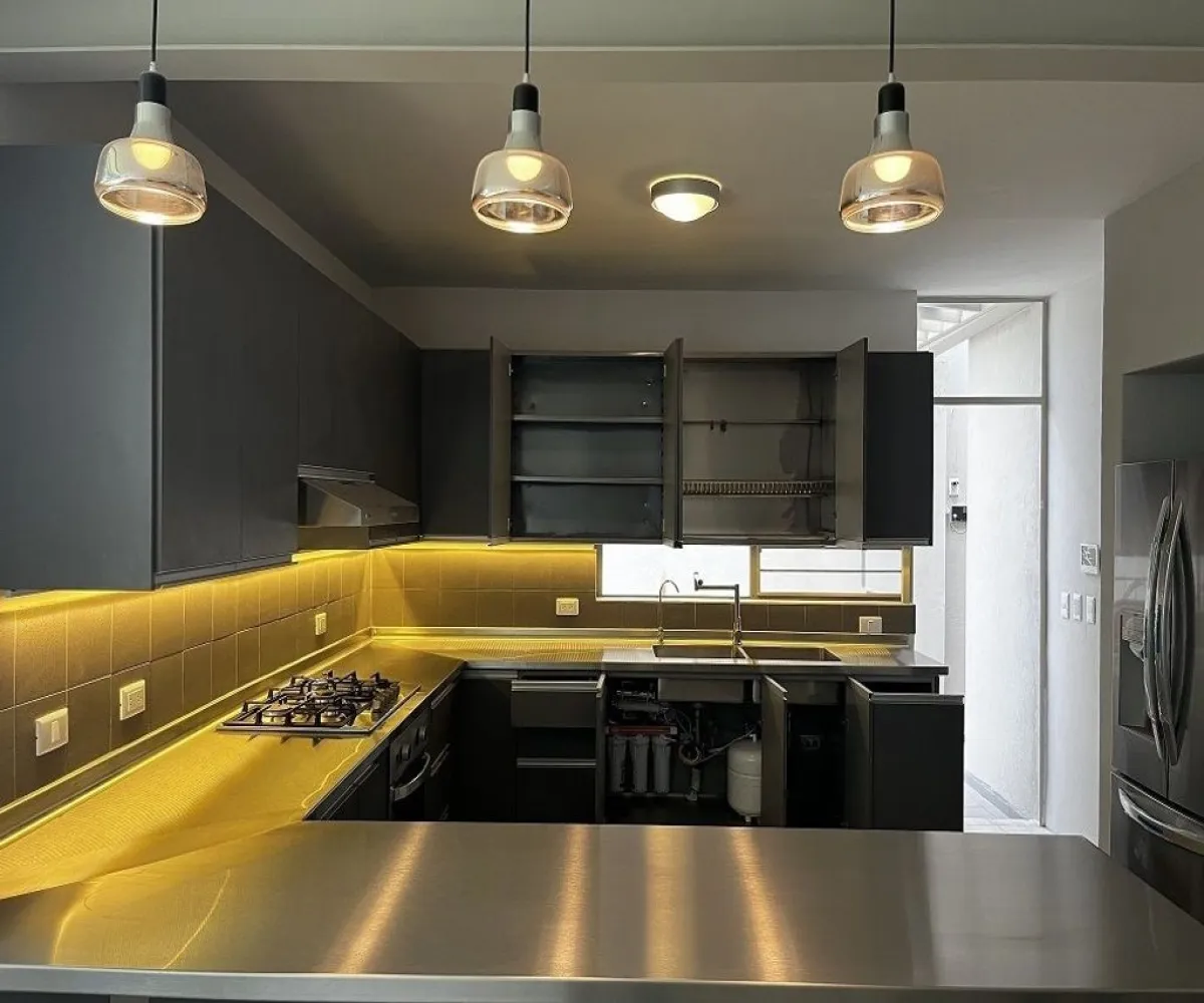 Casa En Venta,Chapalita Oriente,Santa Rita 1095, Zapopan, Jalisco 45040, 4 Habitaciones,3 Baños,Santa Rita,1,pAnjAdL