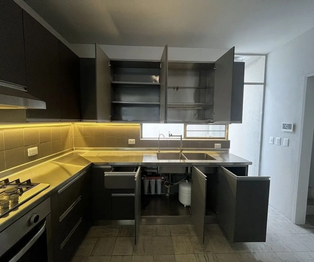 Casa En Venta,Chapalita Oriente,Santa Rita 1095, Zapopan, Jalisco 45040, 4 Habitaciones,3 Baños,Santa Rita,1,pAnjAdL