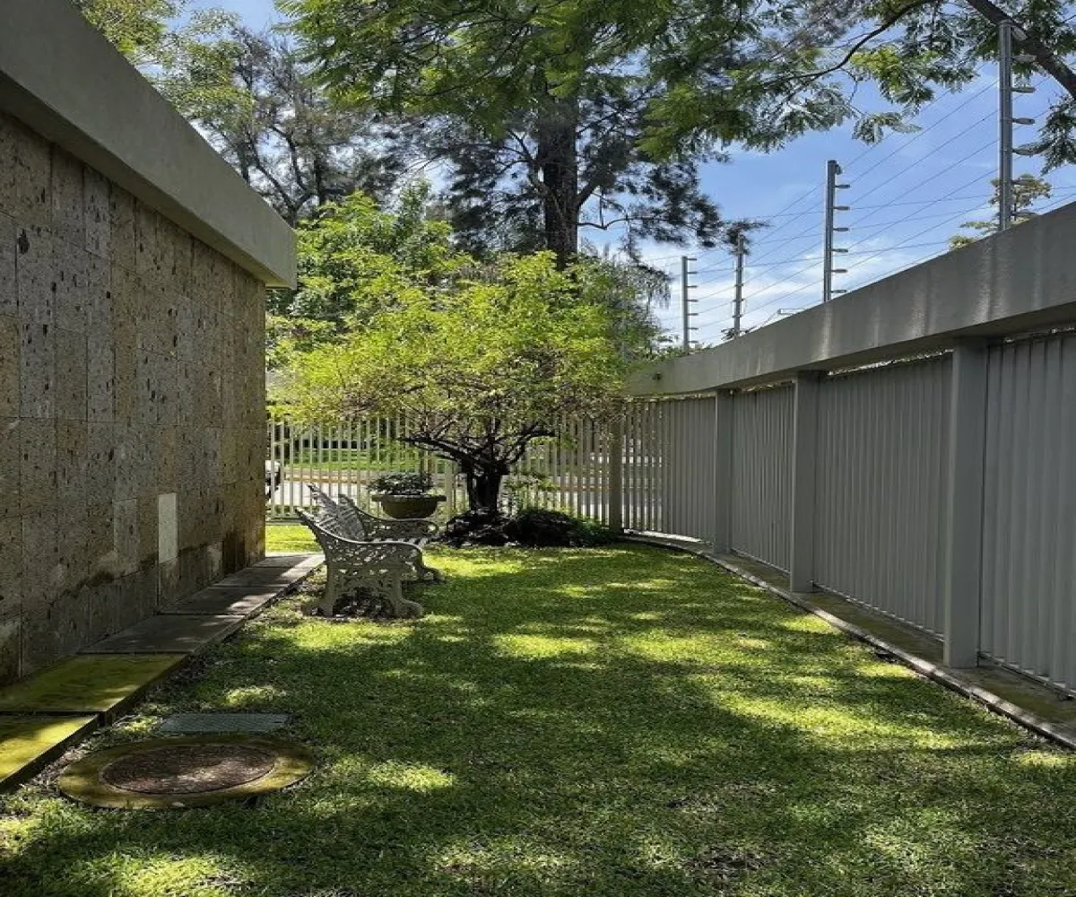 Casa En Venta,Chapalita Oriente,Santa Rita 1095, Zapopan, Jalisco 45040, 4 Habitaciones,3 Baños,Santa Rita,1,pAnjAdL