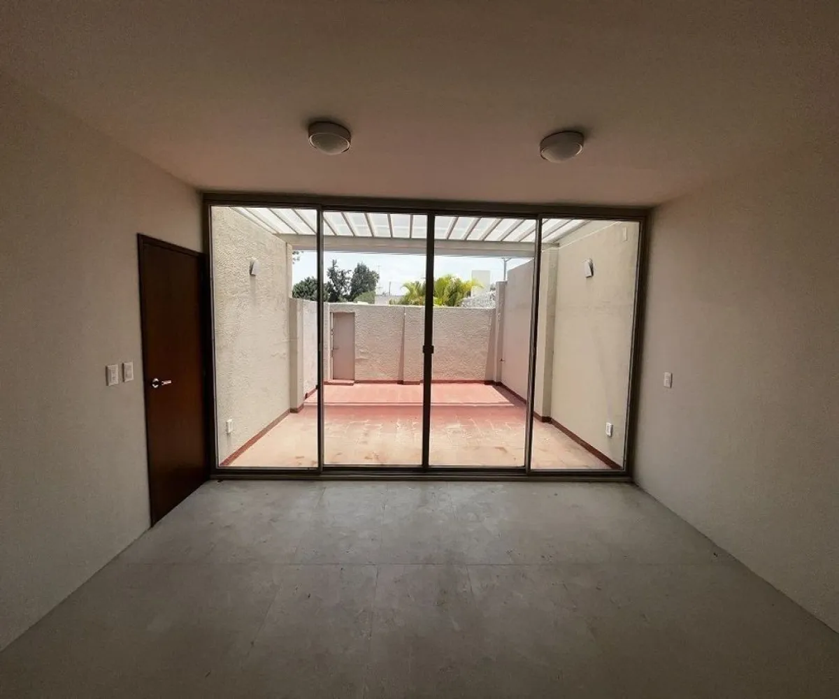 Casa En Venta,Chapalita Oriente,Santa Rita 1095, Zapopan, Jalisco 45040, 4 Habitaciones,3 Baños,Santa Rita,1,pAnjAdL