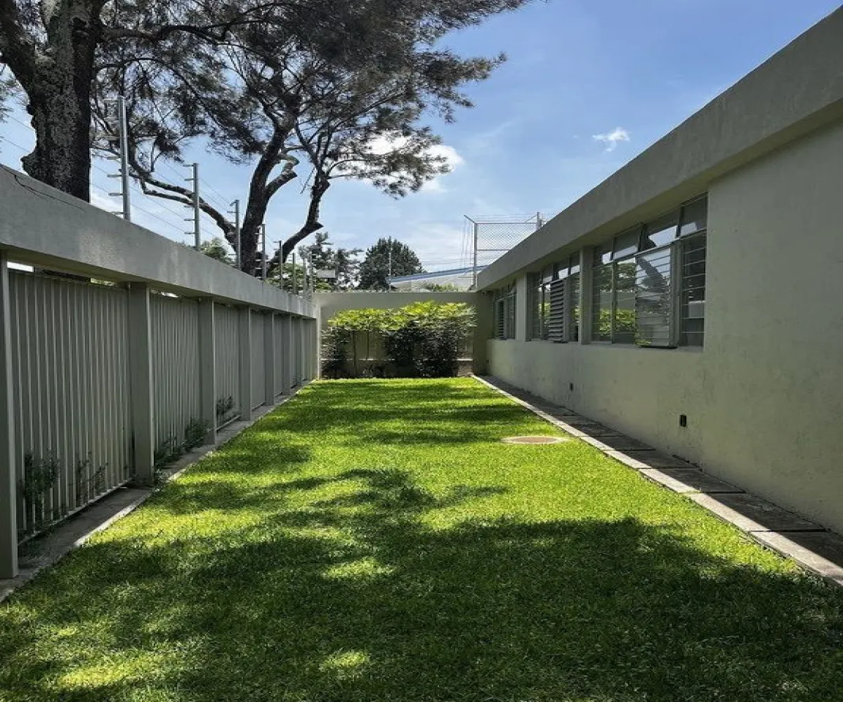 Casa En Venta,Chapalita Oriente,Santa Rita 1095, Zapopan, Jalisco 45040, 4 Habitaciones,3 Baños,Santa Rita,1,pAnjAdL