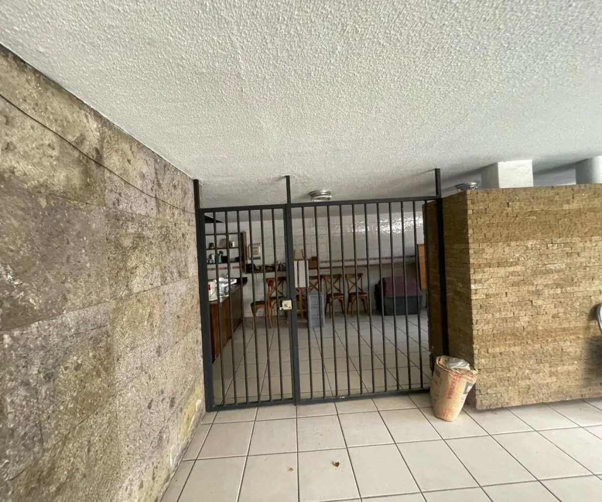 Casa En Venta,Providencia,Av Pablo Neruda 2572, Guadalajara, Jalisco 44630, 7 Habitaciones,1 Baño,Av Pablo Neruda,3,paYJLKw