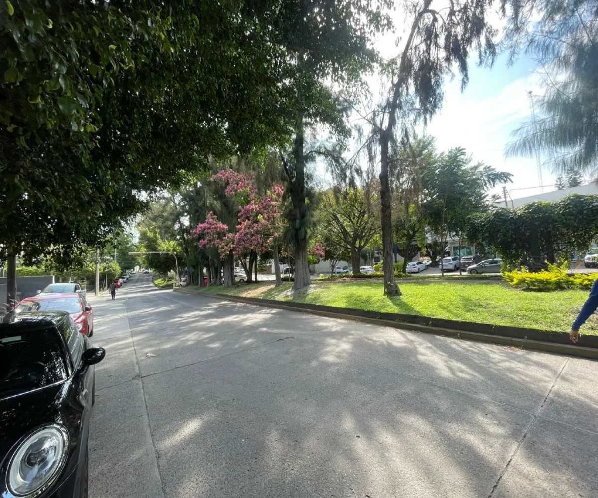 Casa En Venta,Providencia,Av Pablo Neruda 2572, Guadalajara, Jalisco 44630, 7 Habitaciones,1 Baño,Av Pablo Neruda,3,paYJLKw