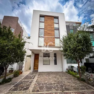 Casa En Venta,Bosques Vallarta,Circuito del Bosque 216 39C, Zapopan, Jalisco 45134, 3 Habitaciones,3 Baños,Circuito del Bosque,1,pa2LqRO
