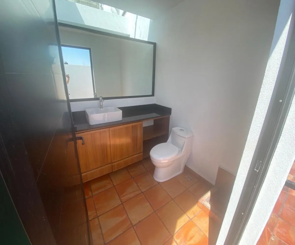 Casa En Venta,Jardines Del Country,Calle Reloj 2043, Guadalajara, Jalisco 44210, 2 Habitaciones,2 Baños,Calle Reloj,1,pnuf3fw