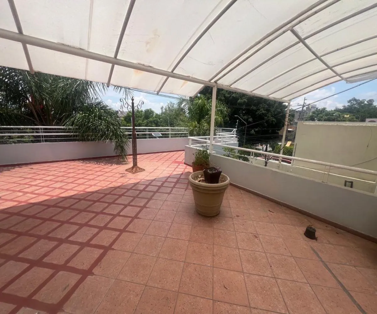 Local En Venta,Jardines Del Bosque,Calzada Lázaro Cárdenas 2859, Guadalajara, Jalisco 44520,18 Baños,Calzada Lázaro Cárdenas,3,p0Yiu3m