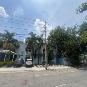 Local En Venta,Jardines Del Bosque,Calzada Lázaro Cárdenas 2859, Guadalajara, Jalisco 44520,18 Baños,Calzada Lázaro Cárdenas,3,p0Yiu3m