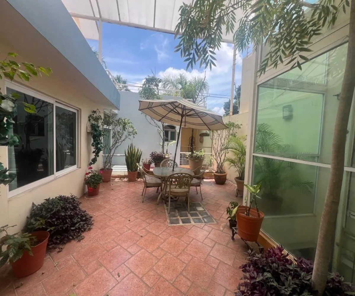 Local En Venta,Jardines Del Bosque,Calzada Lázaro Cárdenas 2859, Guadalajara, Jalisco 44520,18 Baños,Calzada Lázaro Cárdenas,3,p0Yiu3m