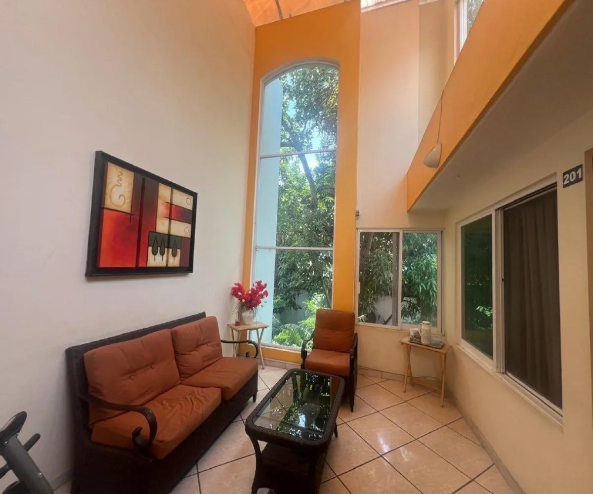 Local En Venta,Jardines Del Bosque,Calzada Lázaro Cárdenas 2859, Guadalajara, Jalisco 44520,18 Baños,Calzada Lázaro Cárdenas,3,p0Yiu3m