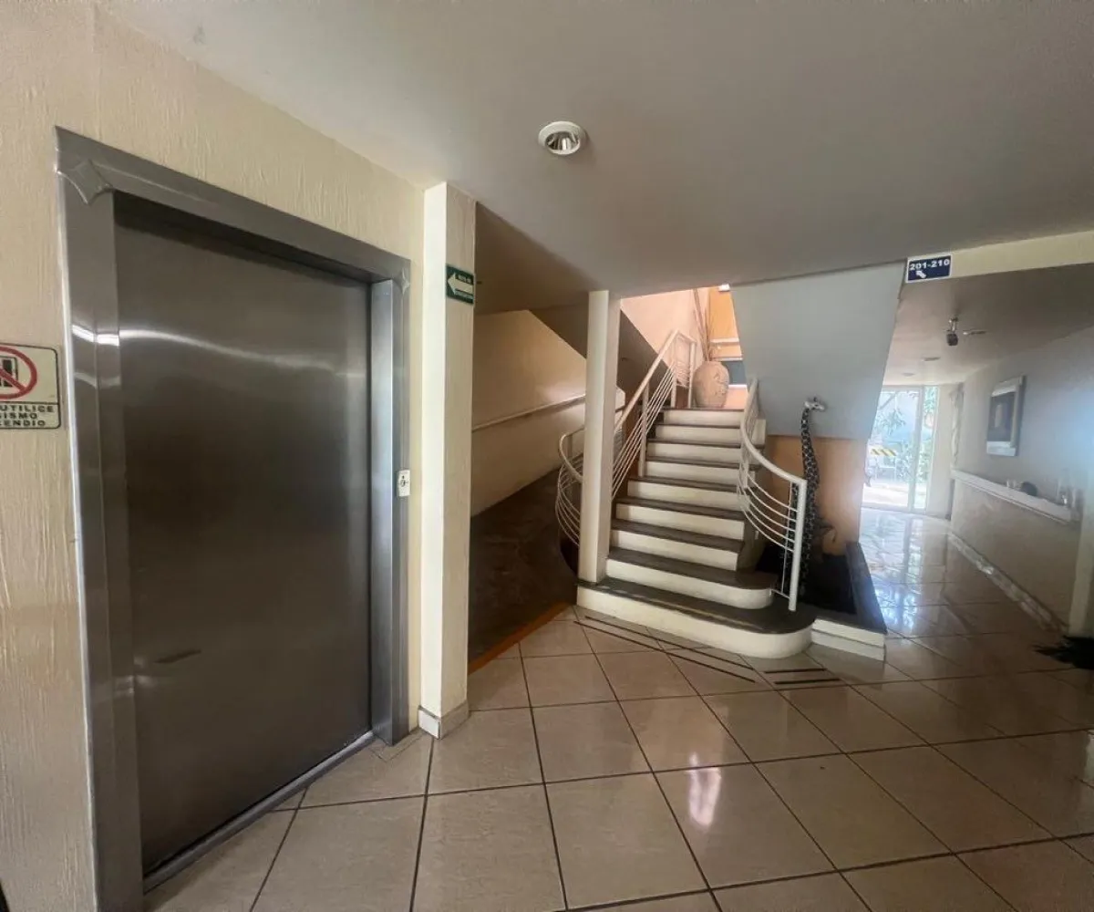 Local En Venta,Jardines Del Bosque,Calzada Lázaro Cárdenas 2859, Guadalajara, Jalisco 44520,18 Baños,Calzada Lázaro Cárdenas,3,p0Yiu3m