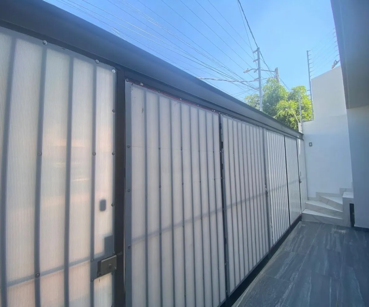 Casa En Venta,Jardines Del Country,Calle Reloj 2043, Guadalajara, Jalisco 44210, 2 Habitaciones,2 Baños,Calle Reloj,1,p0YqJ8Q