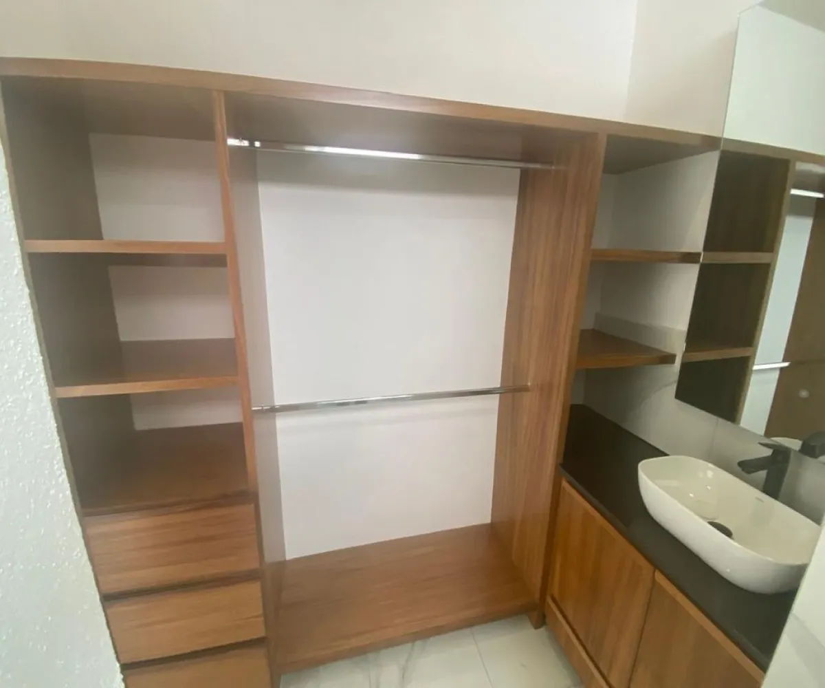 Casa En Venta,Jardines Del Country,Calle Reloj 2043, Guadalajara, Jalisco 44210, 2 Habitaciones,2 Baños,Calle Reloj,1,p0YqJ8Q